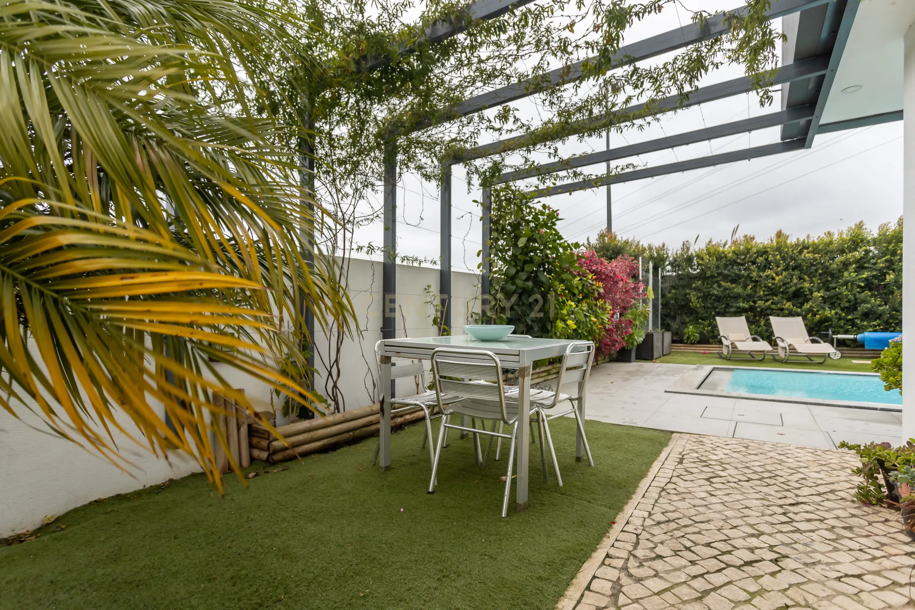 MORADIA ISOLADA, T4, com JARDIM e PISCINA AQUECIDA, CAPARICA - ALMADA - Image 52