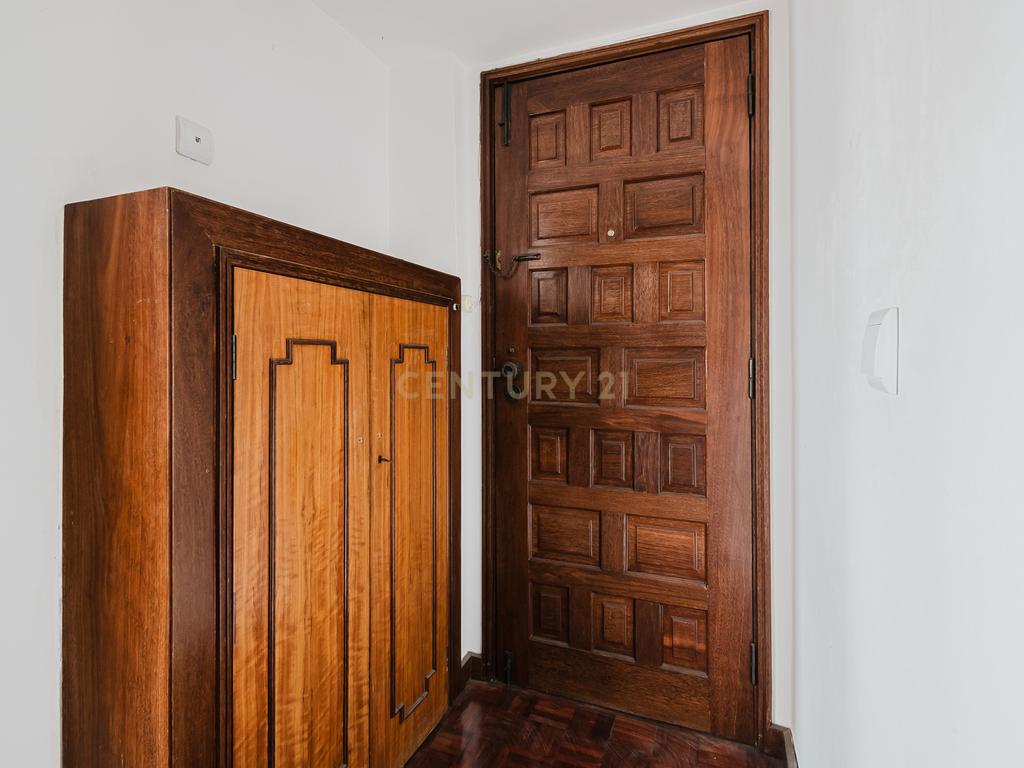 Apartamento T3 +1 - Avenida Dr. Antunes Guimarães - Image 11