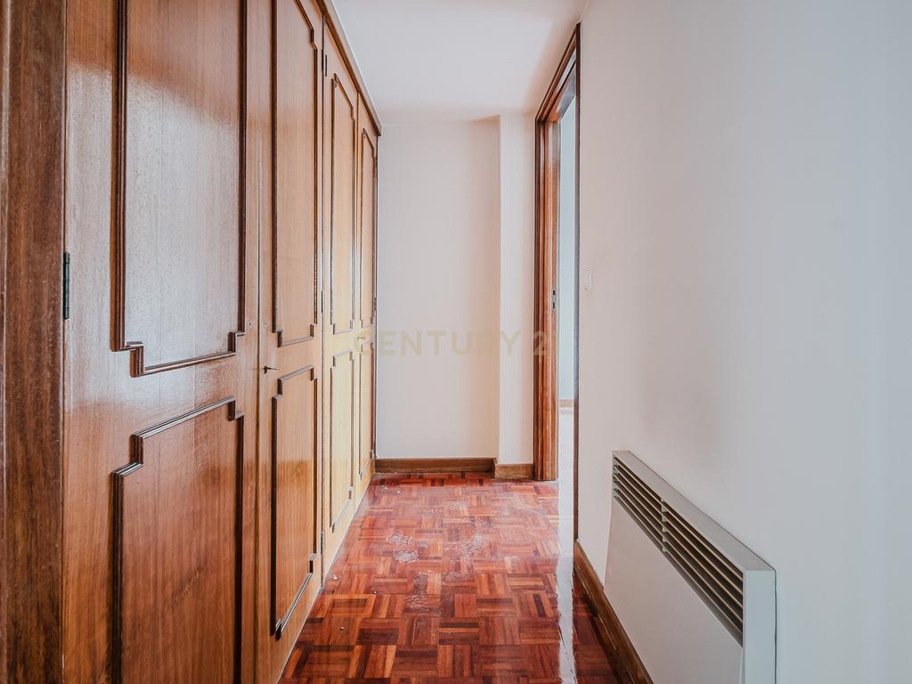 Apartamento T3 +1 - Avenida Dr. Antunes Guimarães - Image 16