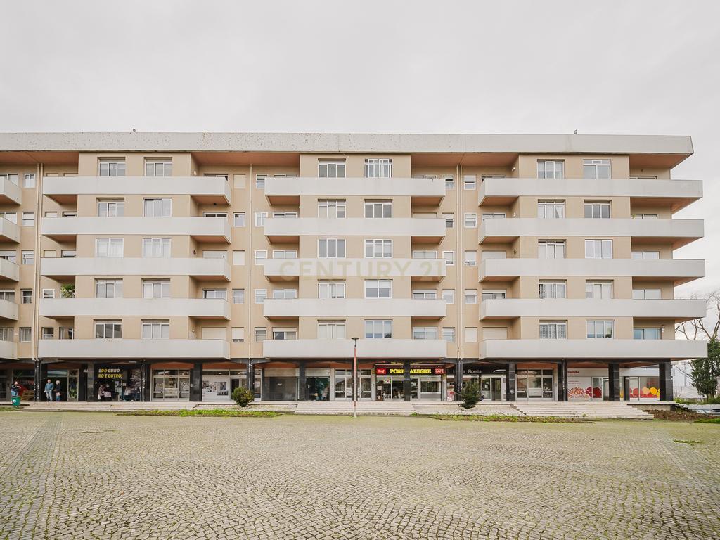 Apartamento T3 +1 - Avenida Dr. Antunes Guimarães - Image 18
