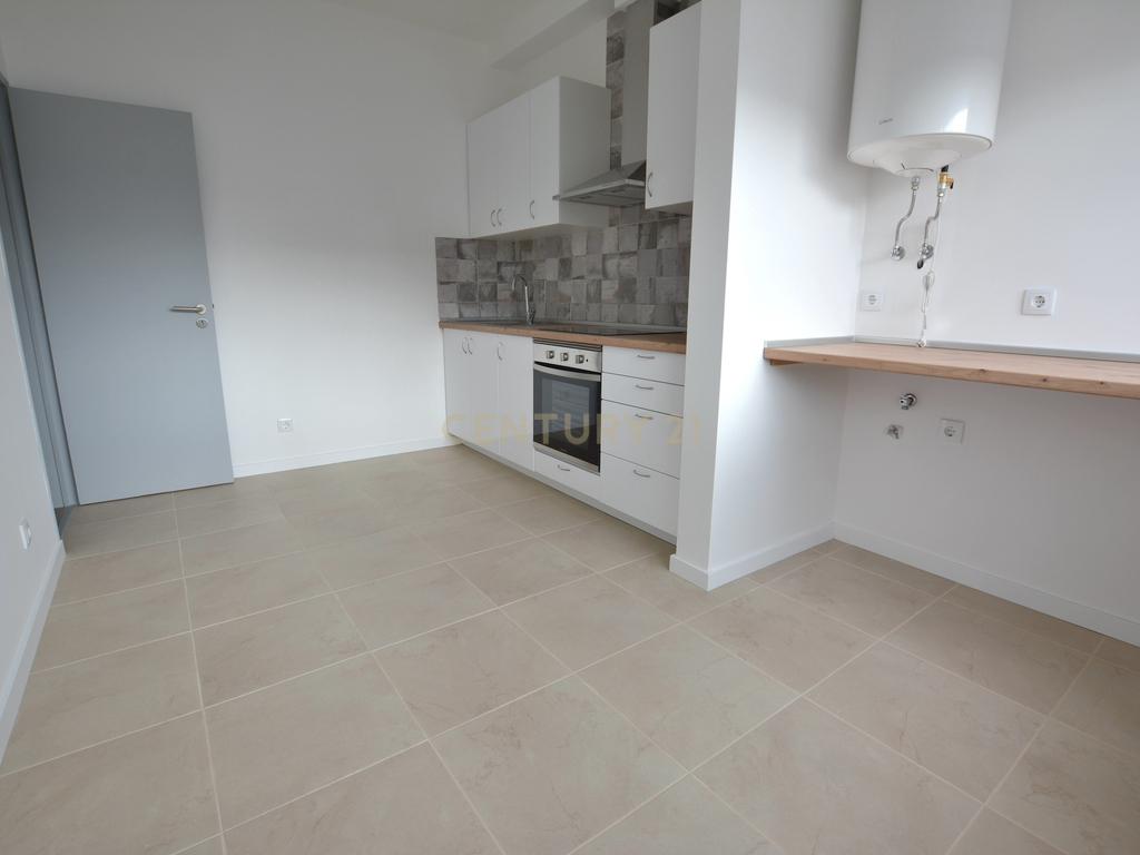 Apartamento T4 para arrendar no centro de Torres Vedras - Image 12