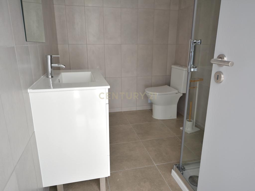 Apartamento T4 para arrendar no centro de Torres Vedras - Image 9