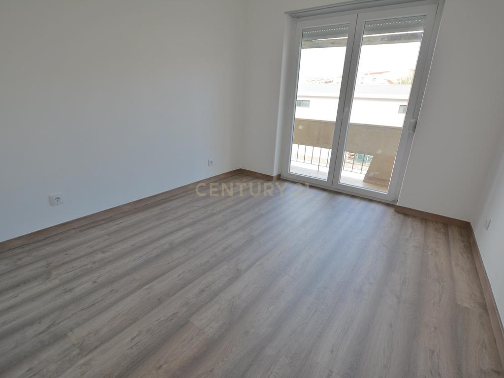 Apartamento T4 para arrendar no centro de Torres Vedras - Image 6