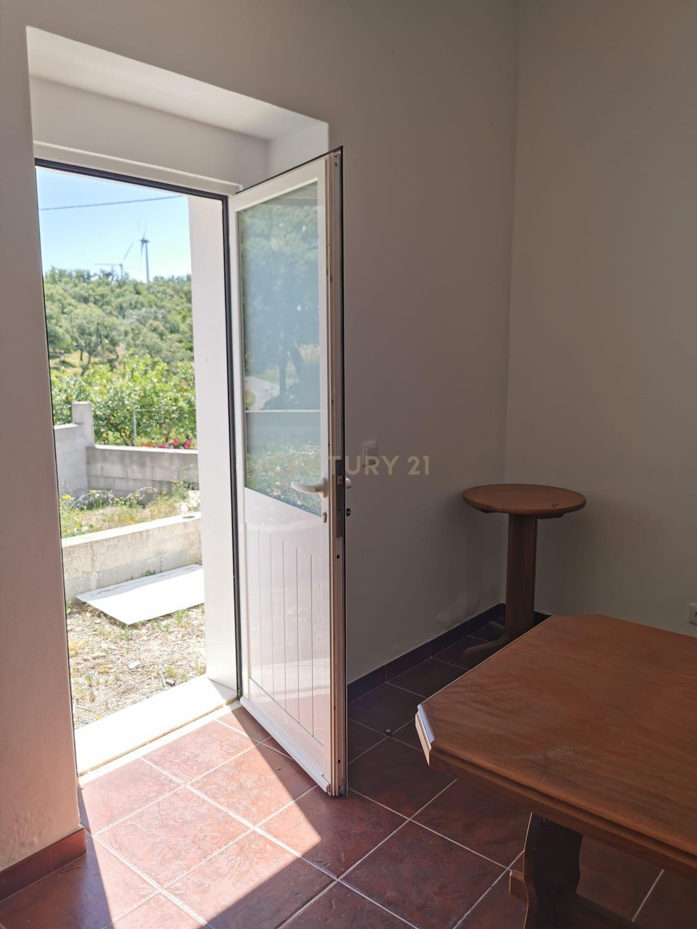 Casa terrea com anexo em ruina - Image 19