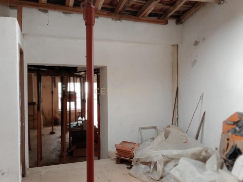 Moradia T7 para restaurar nas Lapas, Torres Novas - Image 12