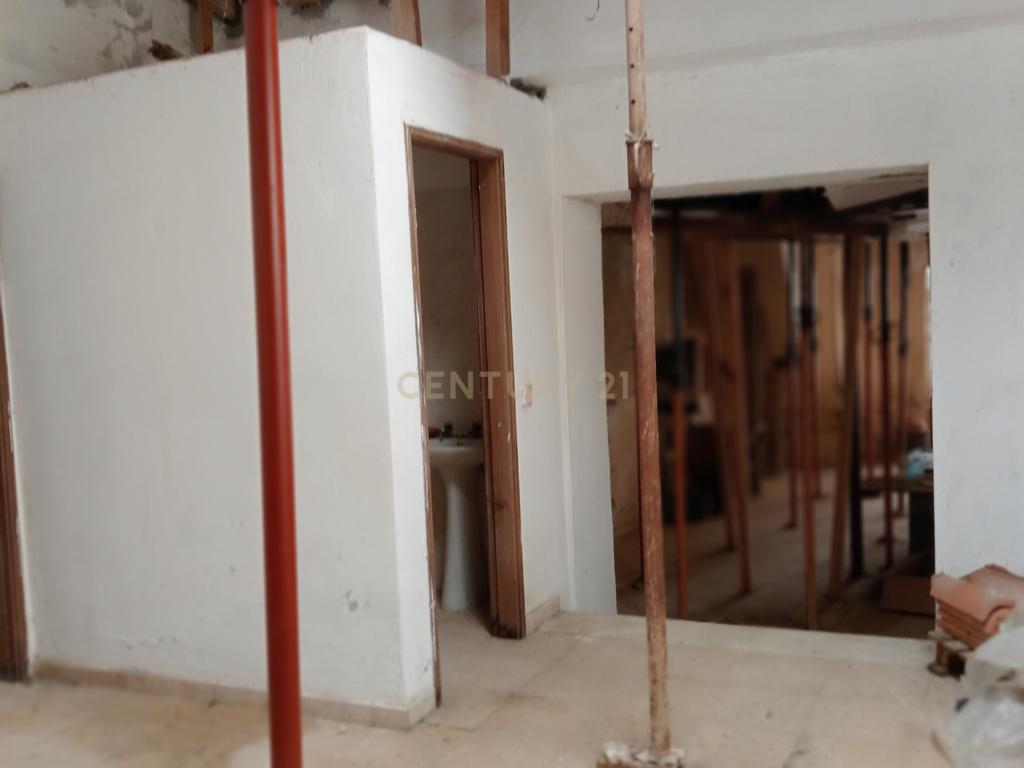 Moradia T7 para restaurar nas Lapas, Torres Novas - Image 14