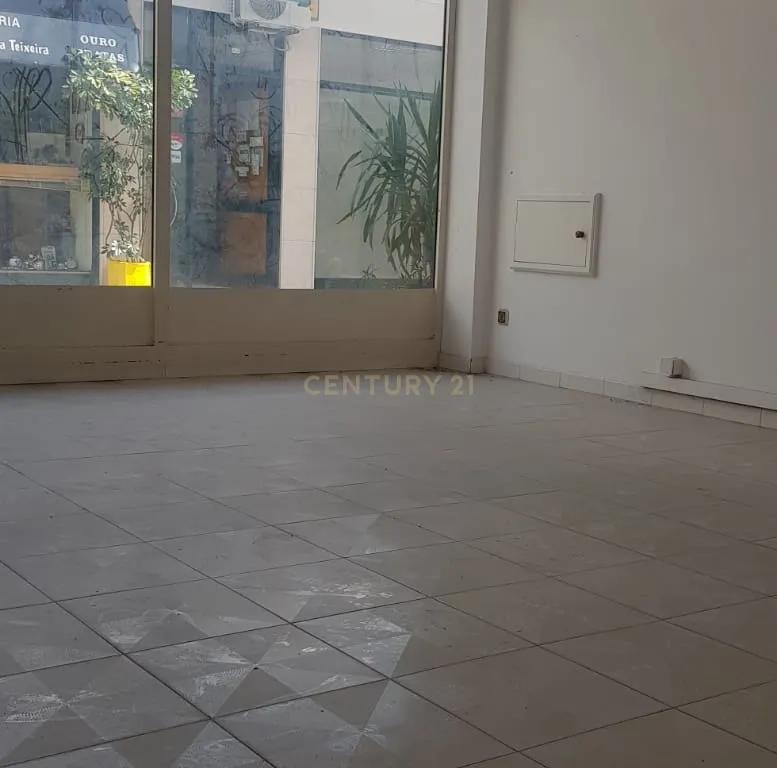 Oportunidade Única: Loja à Venda em Viana do Castelo! - Image 8