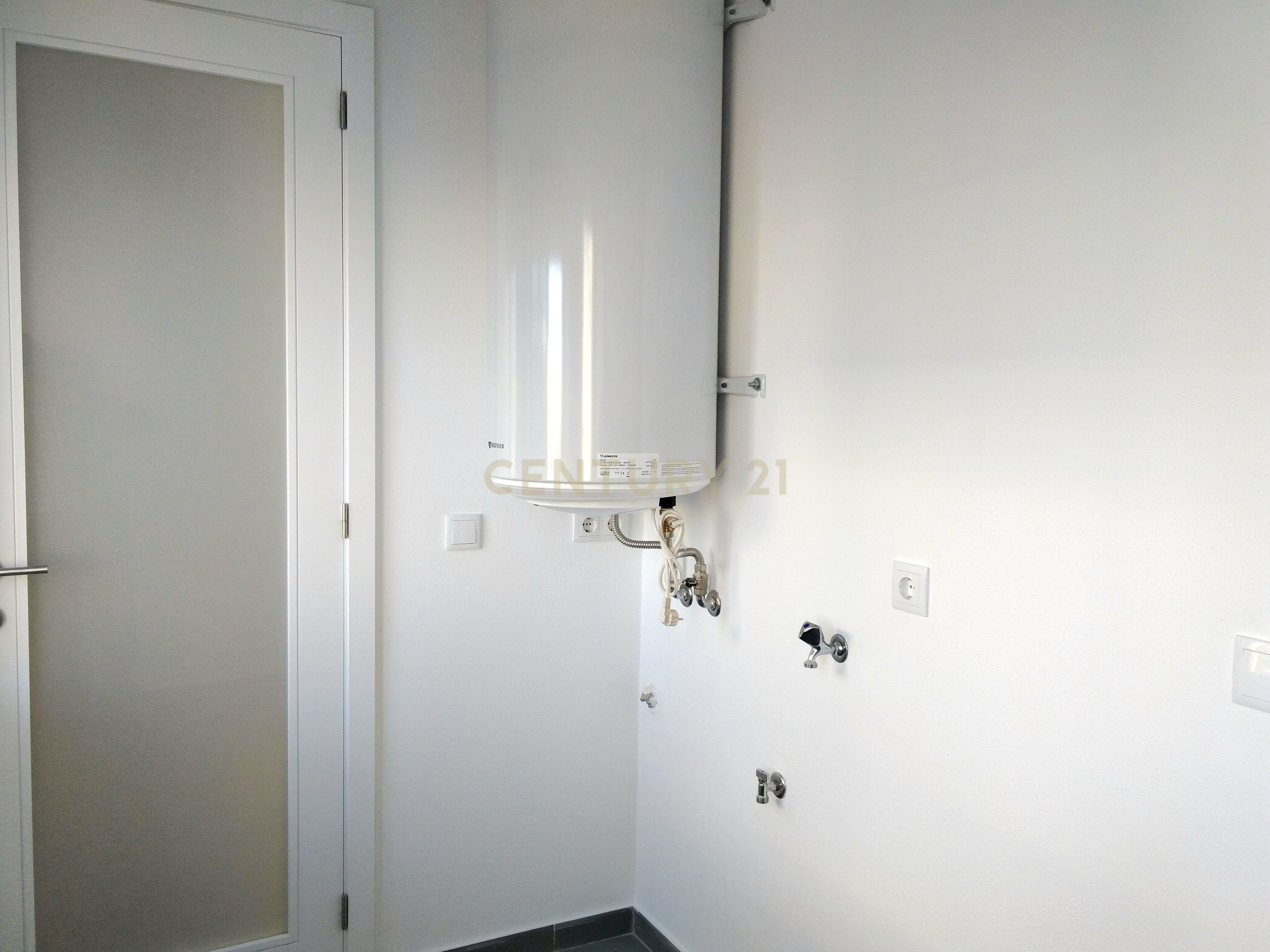 Apartamento T4 totalmente renovado junto à Casa da Música - Image 7