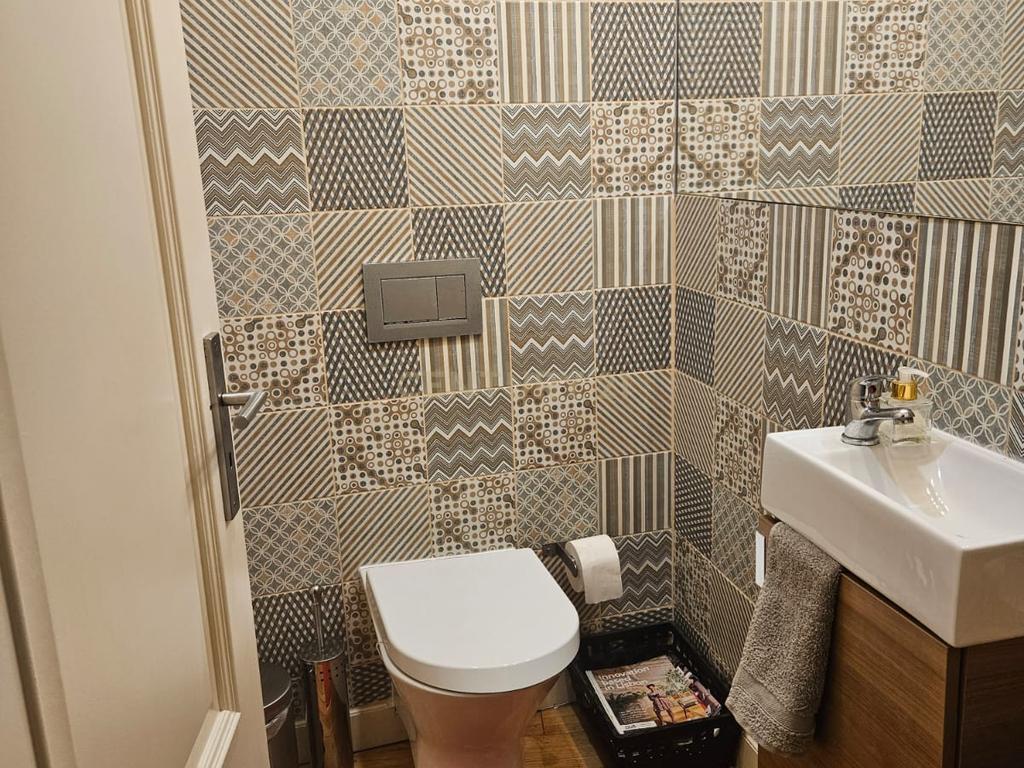 Apartamento T3 com terraço na Graça - Image 23