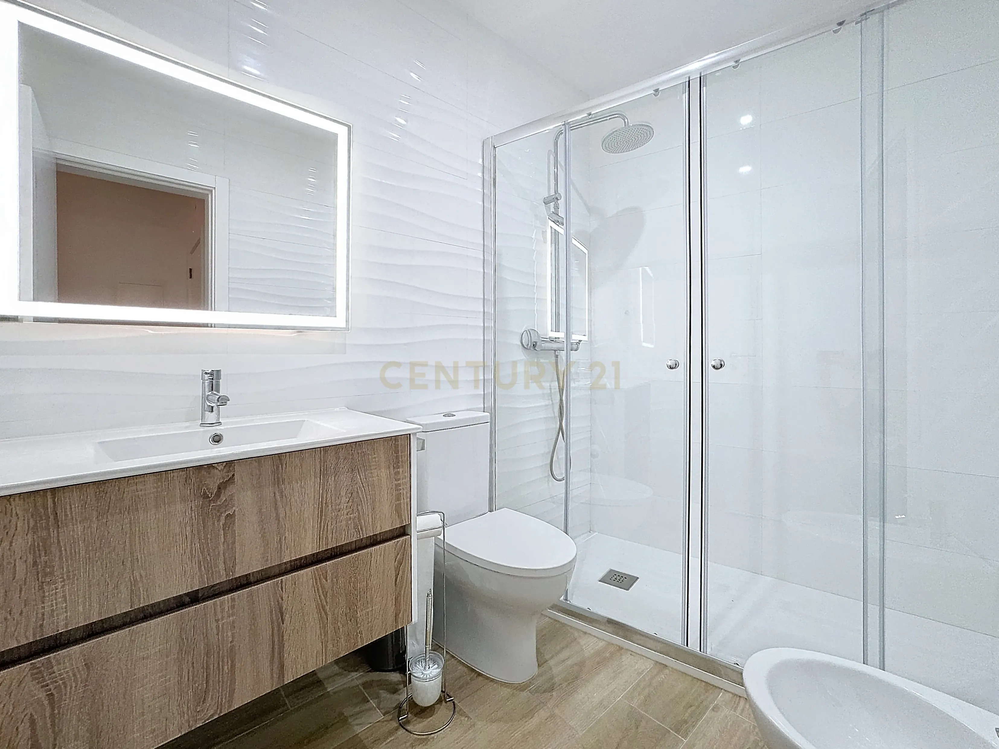 Apartamento - Rés-do-Chão - Centro Histórico - Nazaré - Arrendamento - Image 9