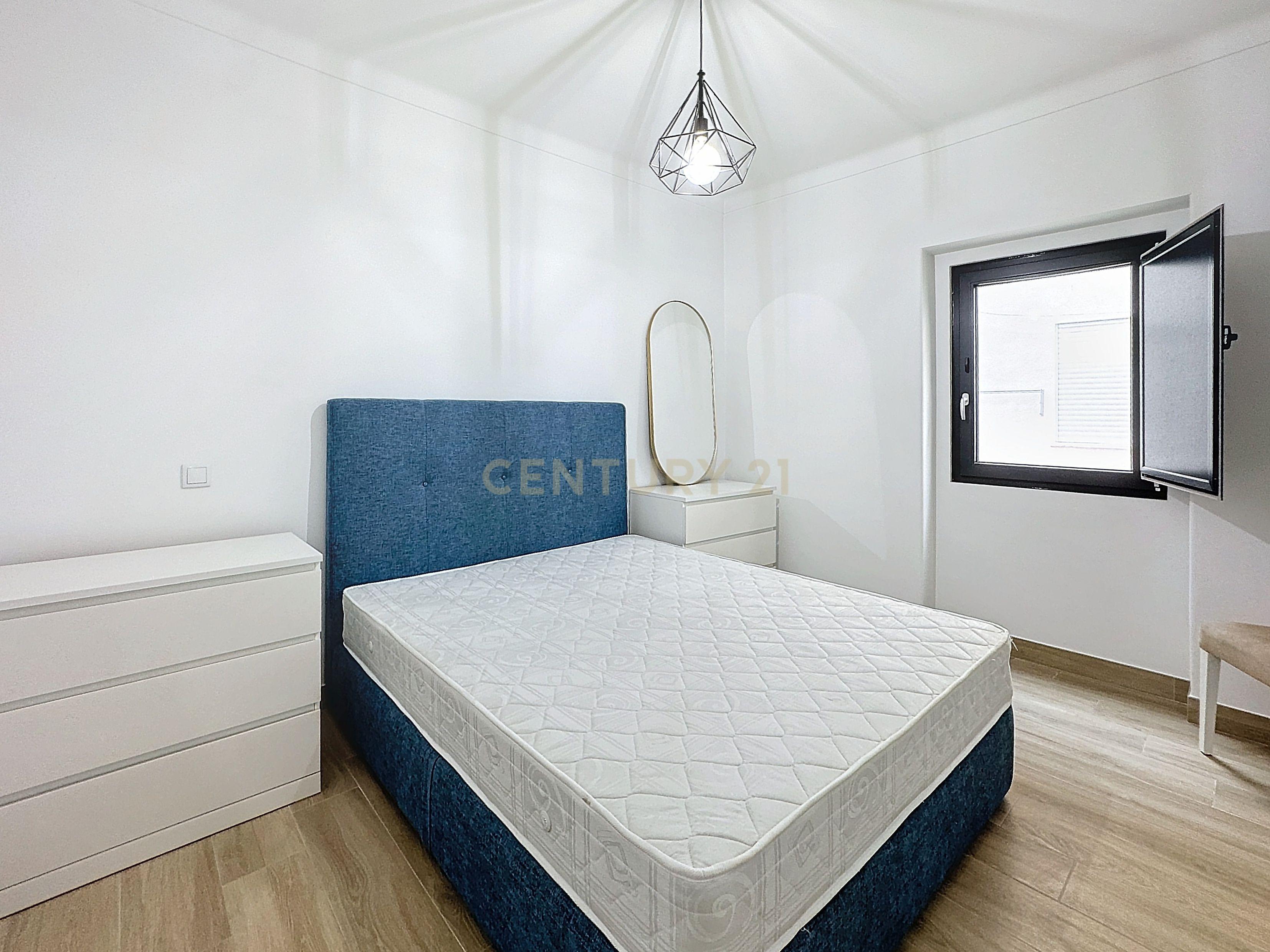 Apartamento - Rés-do-Chão - Centro Histórico - Nazaré - Arrendamento - Image 5