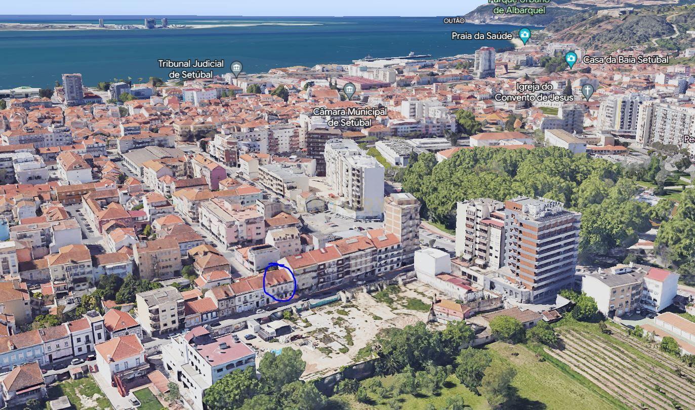 Prédio com 370m2 no Bairro Salgado para remodelação total - Image 10