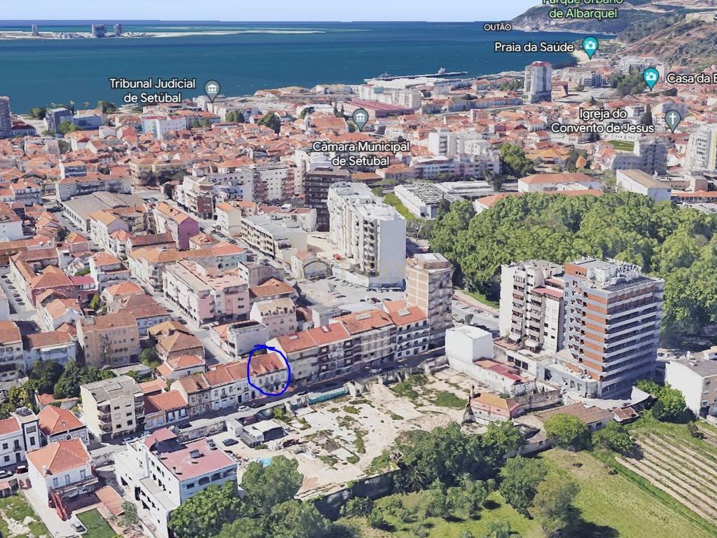 Prédio com 370m2 no Bairro Salgado para remodelação total - Image 10