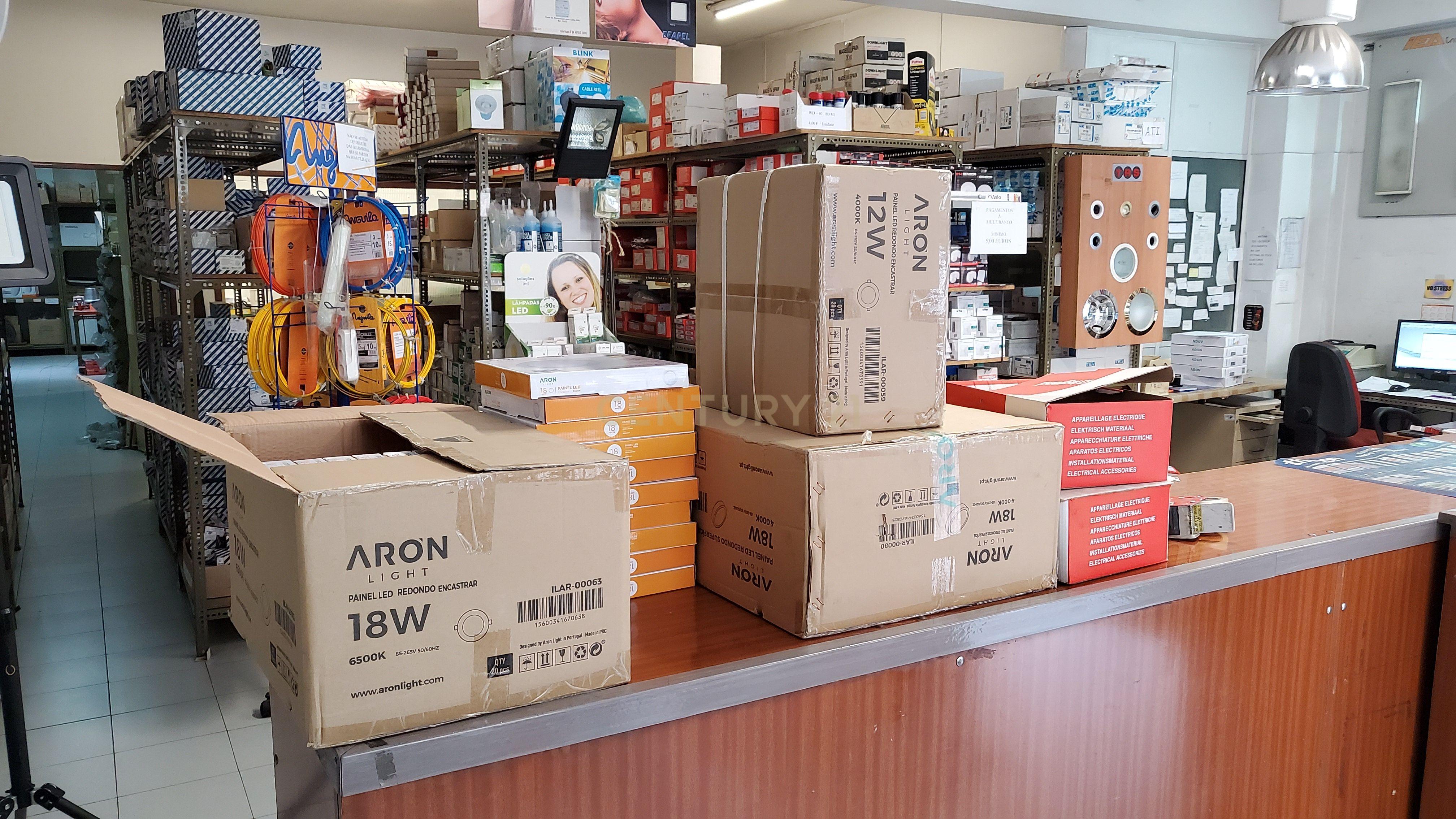 Loja em Lisboa com Acessibilidade e Garagem - 219.5m² - Image 14
