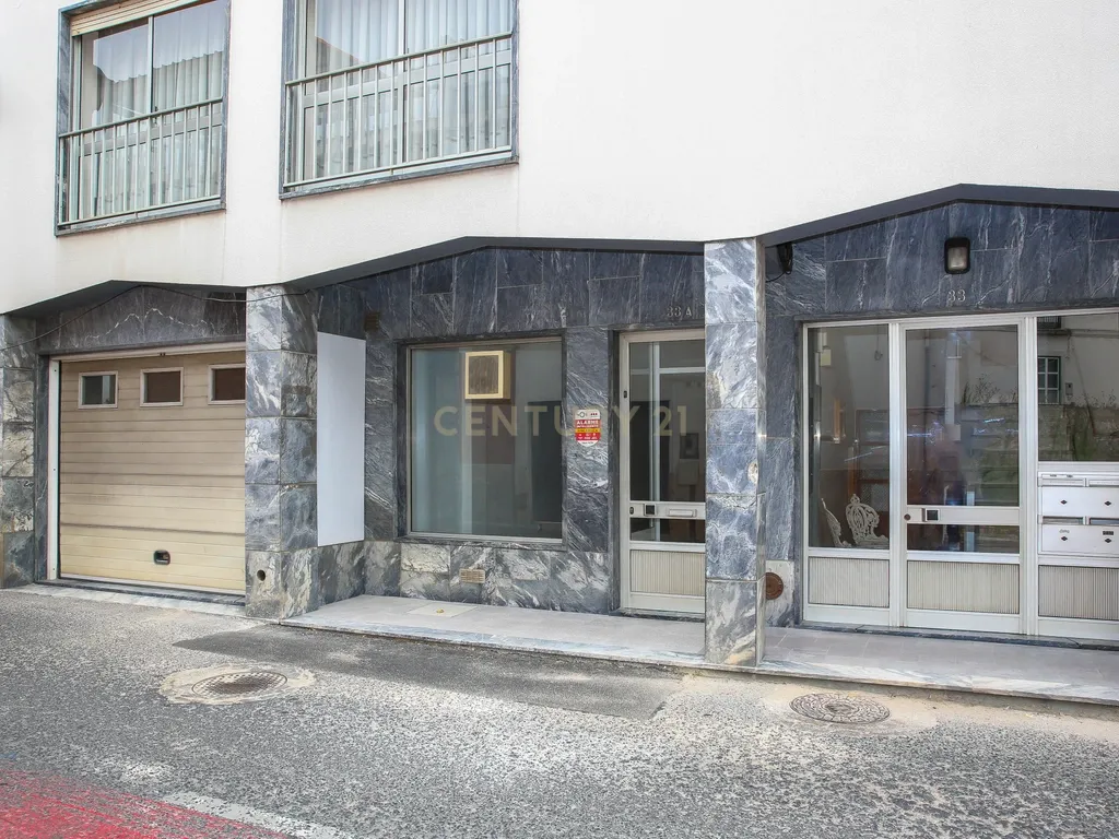 Prédio em Propriedade Total - Habitação e Comércio - Image 102