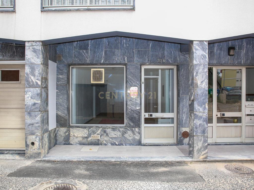 Prédio em Propriedade Total - Habitação e Comércio - Image 103