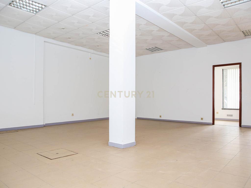 Prédio em Propriedade Total - Habitação e Comércio - Image 123