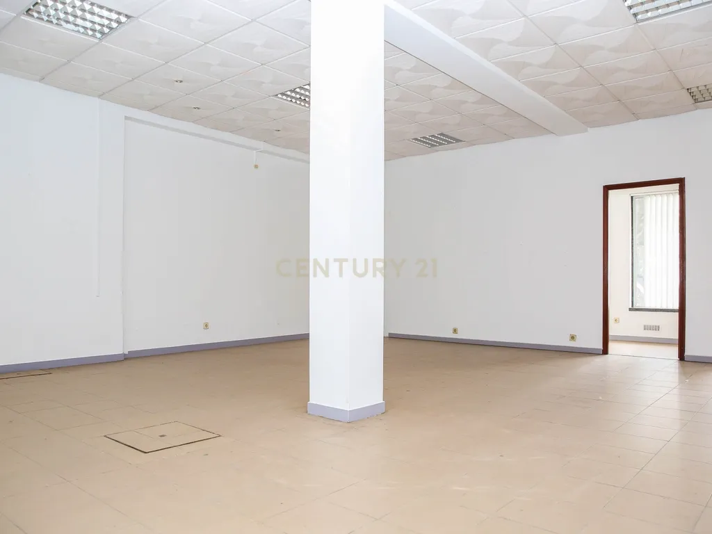 Prédio em Propriedade Total - Habitação e Comércio - Image 123