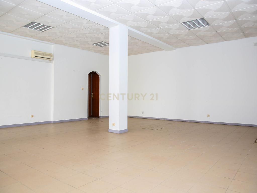 Prédio em Propriedade Total - Habitação e Comércio - Image 120