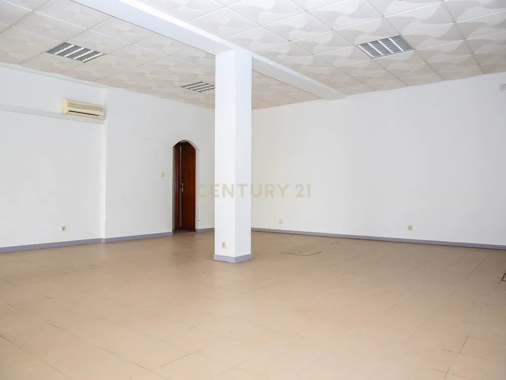 Prédio em Propriedade Total - Habitação e Comércio - Image 120