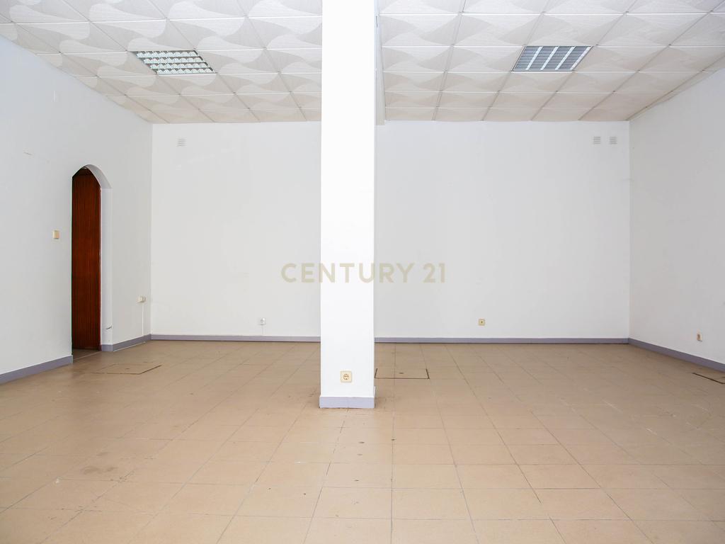 Prédio em Propriedade Total - Habitação e Comércio - Image 124