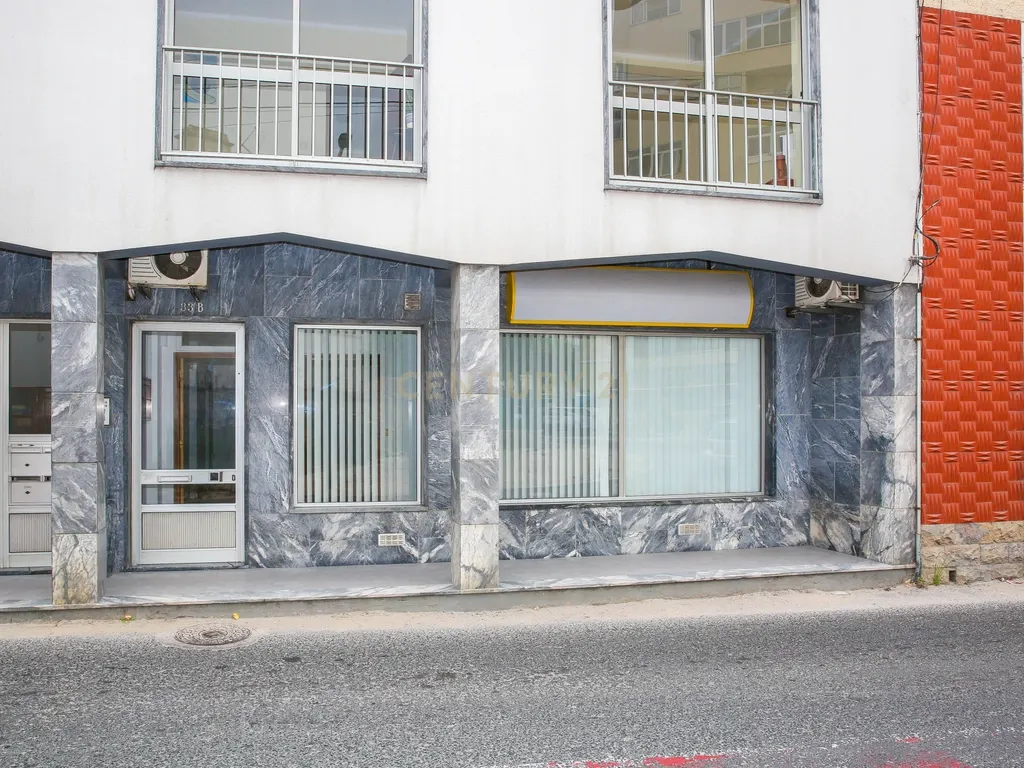 Prédio em Propriedade Total - Habitação e Comércio - Image 114
