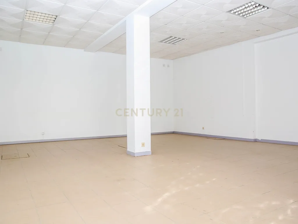 Prédio em Propriedade Total - Habitação e Comércio - Image 121