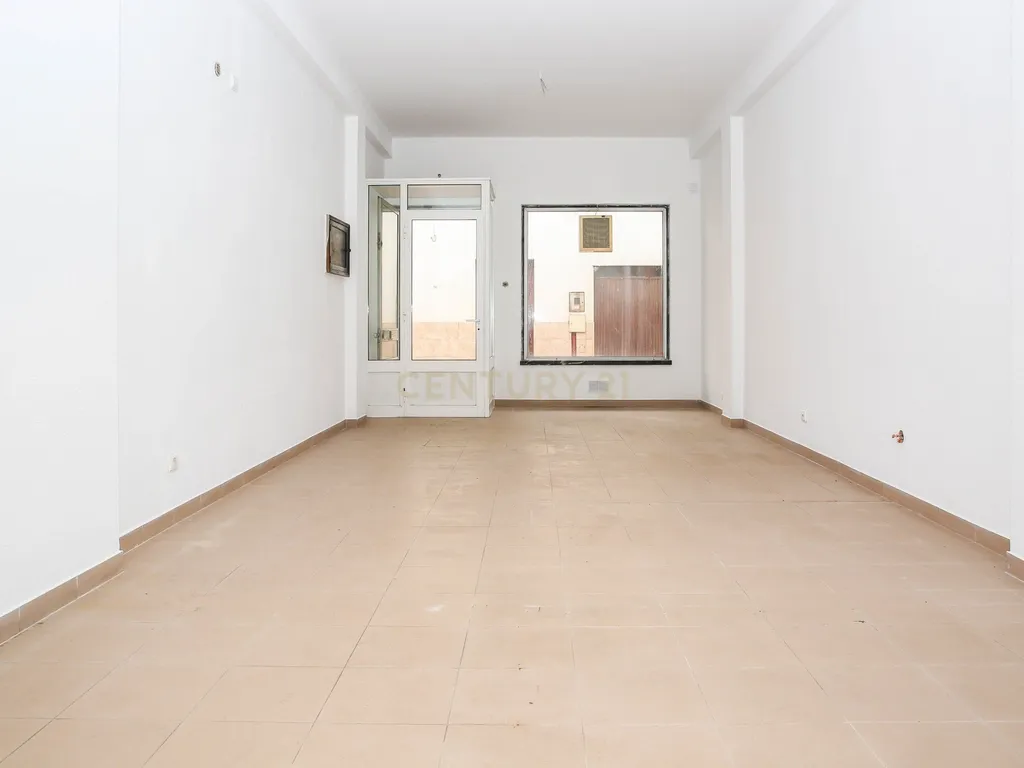 Prédio em Propriedade Total - Habitação e Comércio - Image 110
