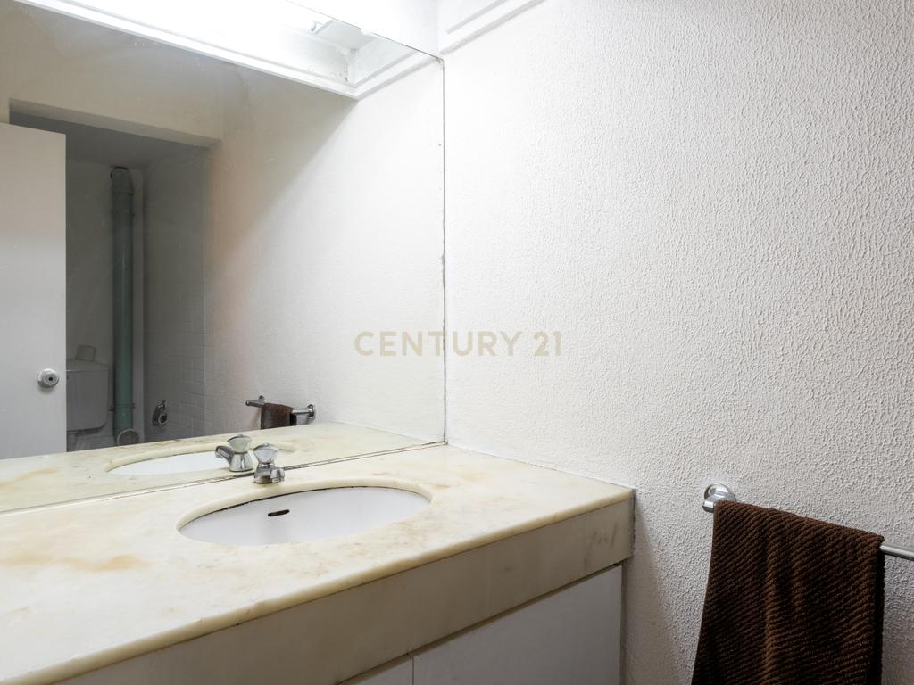 Excelente loja de 115 m² com logradouro em Santo António, Lisboa - Image 5