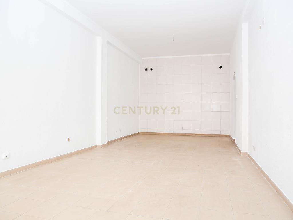 Prédio em Propriedade Total - Habitação e Comércio - Image 104