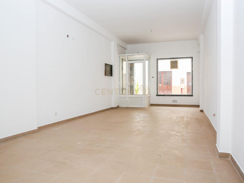Prédio em Propriedade Total - Habitação e Comércio - Image 111