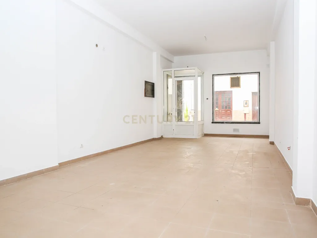 Prédio em Propriedade Total - Habitação e Comércio - Image 112