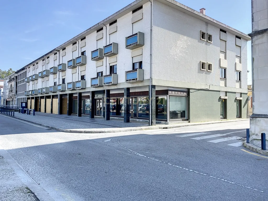 Loja com 544m2 no Centro de Aveiro - Image 2