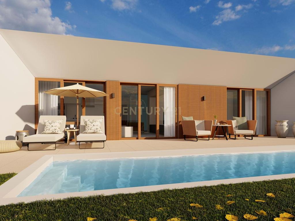Terreno com Permissão de Construção em Local Privilegiado - Image 3