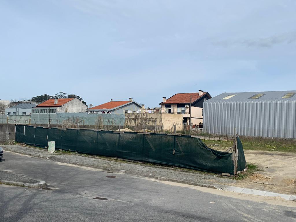 Lote 1 junto à Rua Oriental e A28, para construção de moradia  - Image 11