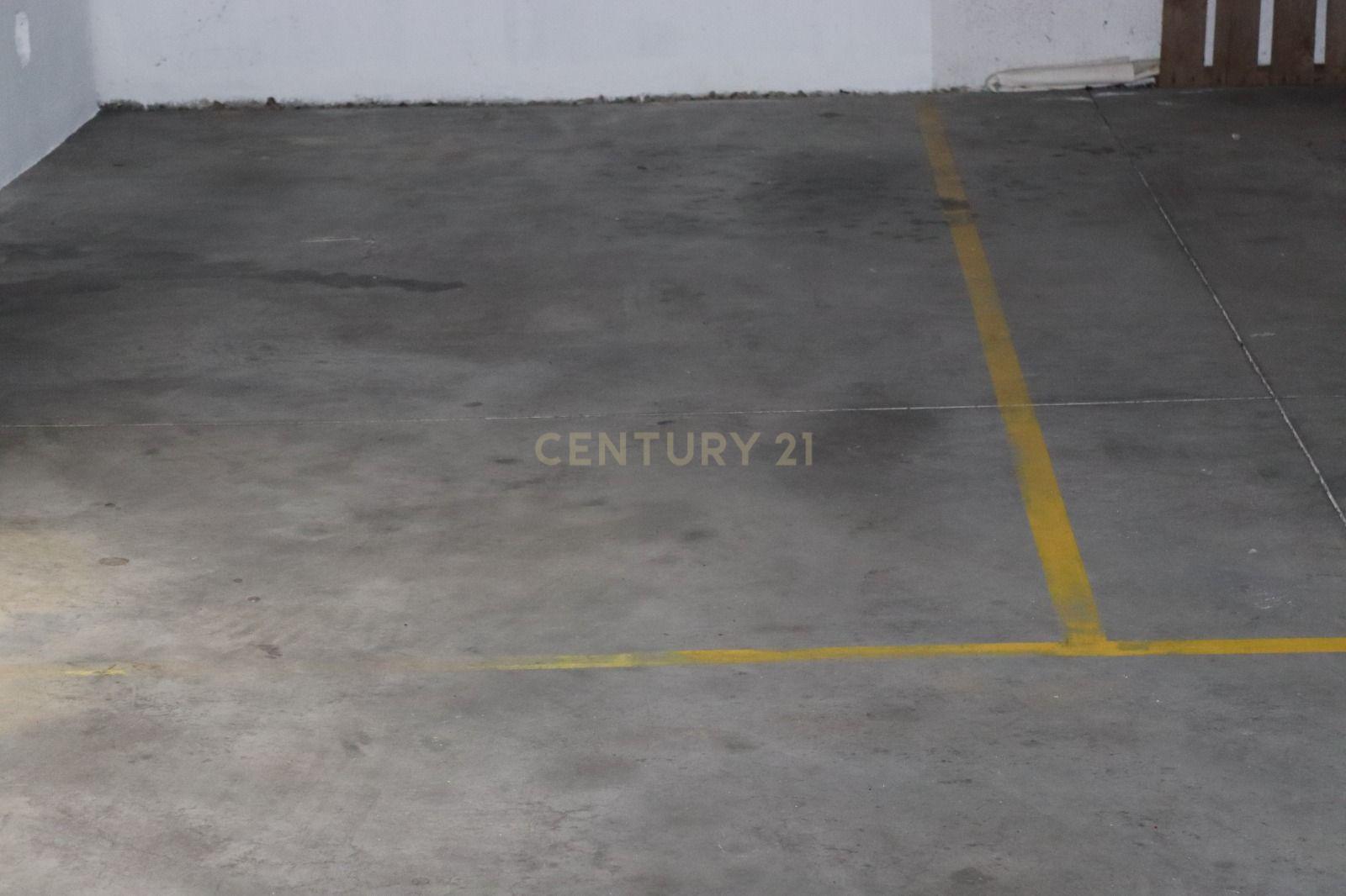Apartamento T3 Remodelado c/ Garagem Arrecadação | Centro de Mafra - Image 21