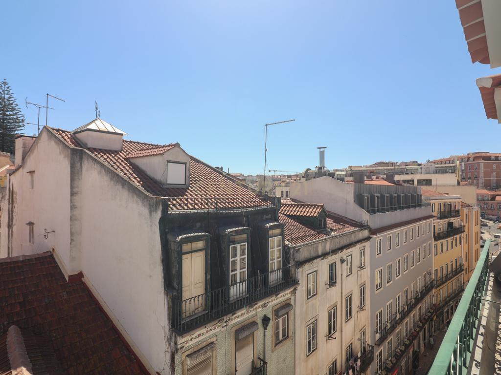 Prédio de 5 pisos totalmente recuperado no centro de Lisboa, junto à Praça Martim Moniz, 5 minutos do Rossio - Image 20