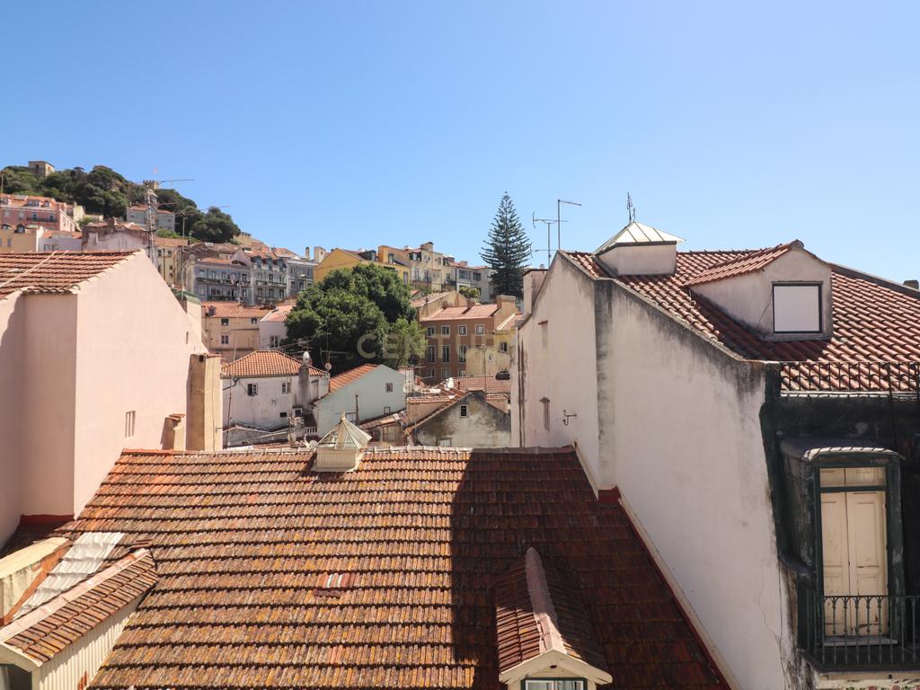 Prédio de 5 pisos totalmente recuperado no centro de Lisboa, junto à Praça Martim Moniz, 5 minutos do Rossio - Image 16