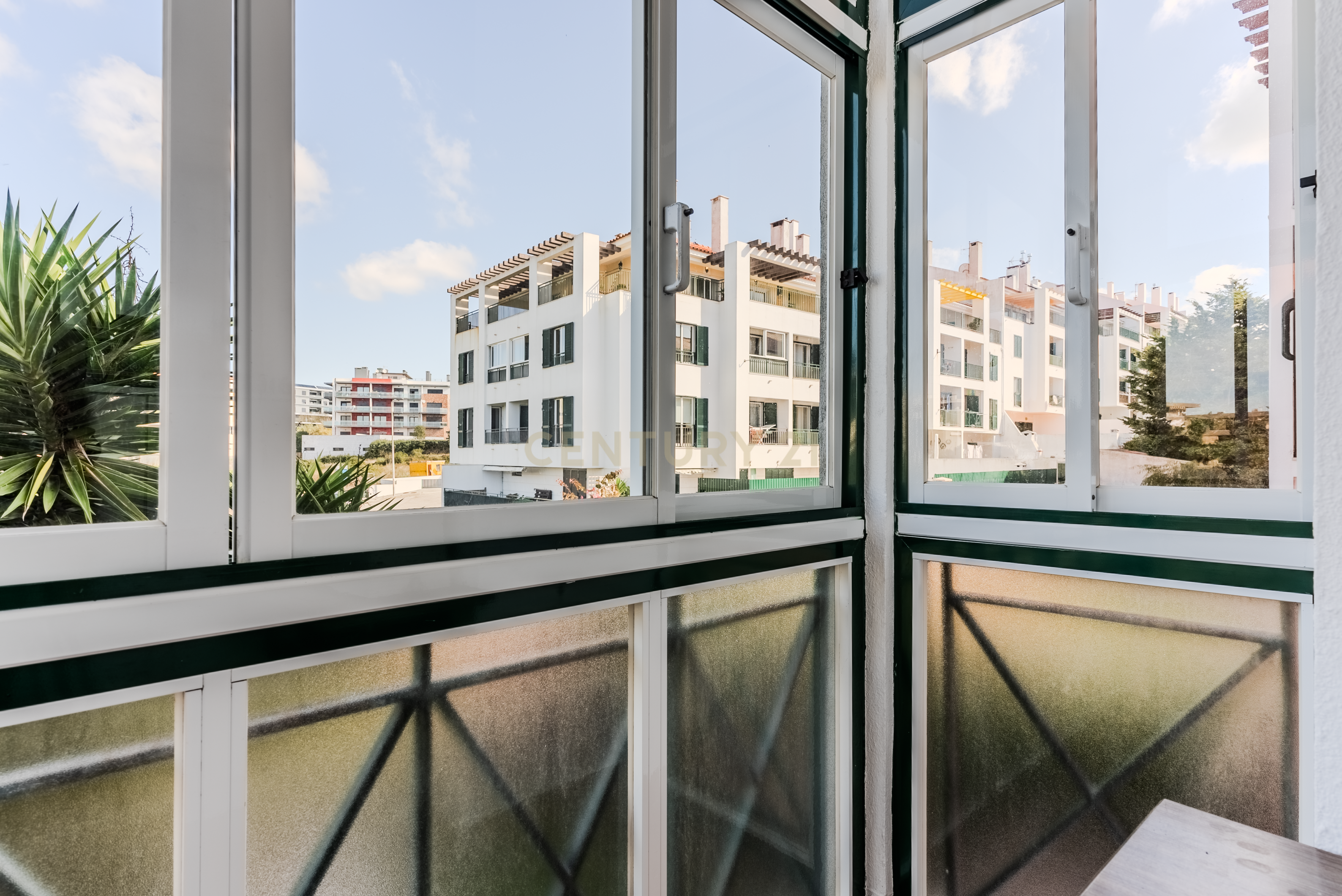 Apartamento T3 à venda na Ericeira, com vista mar e localização privilegiada. - Image 10
