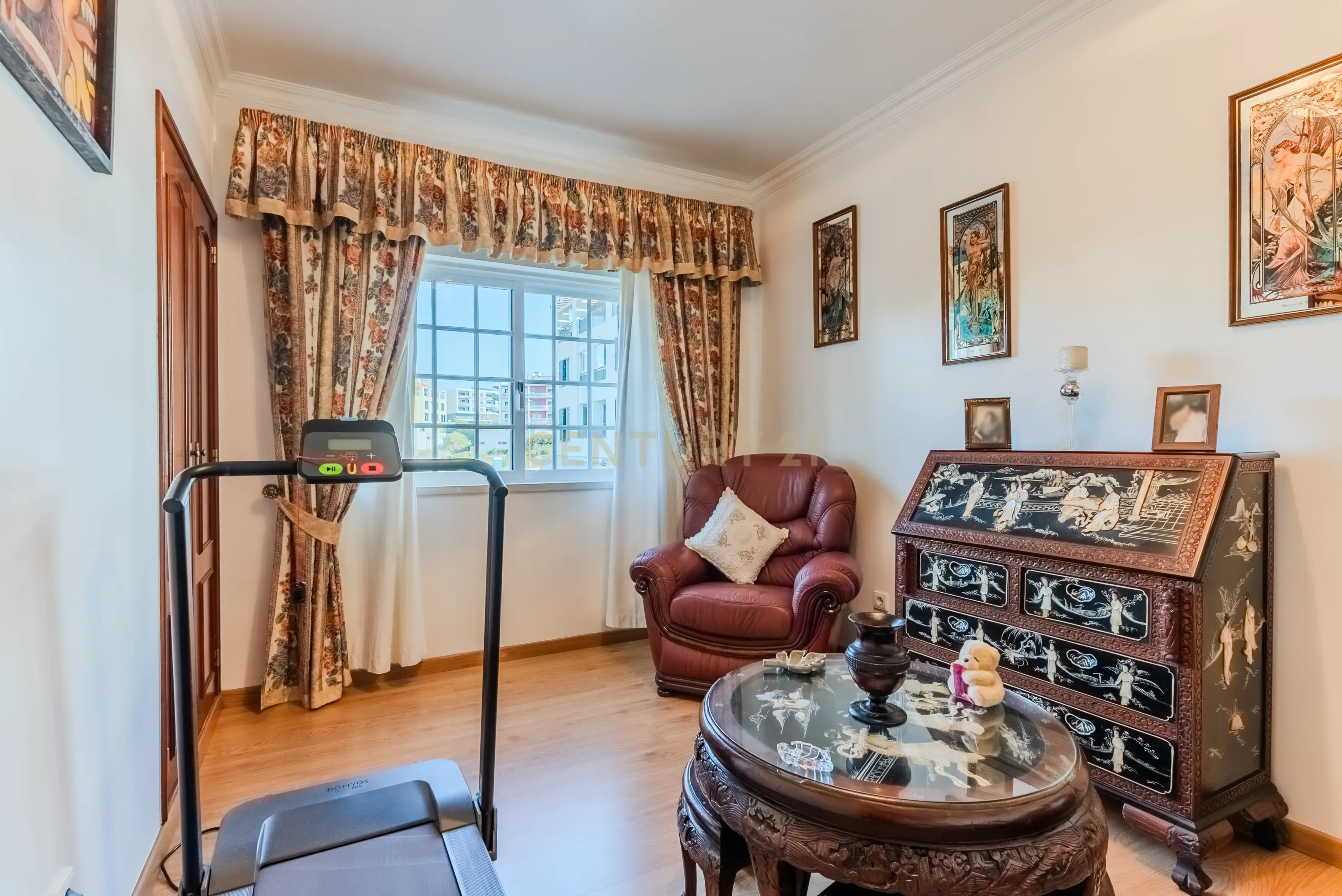 Apartamento T3 à venda na Ericeira, com vista mar e localização privilegiada. - Image 18