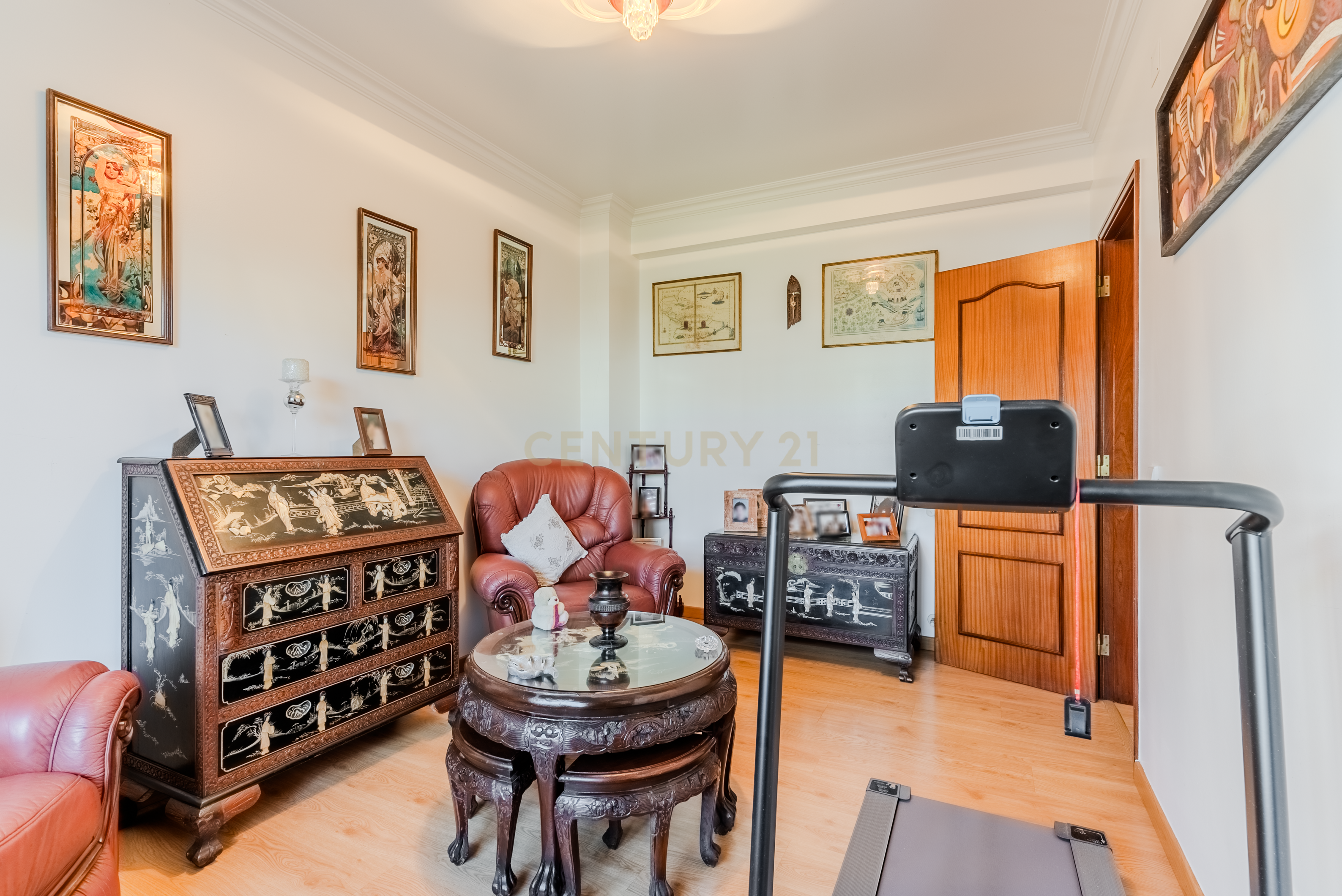 Apartamento T3 à venda na Ericeira, com vista mar e localização privilegiada. - Image 17