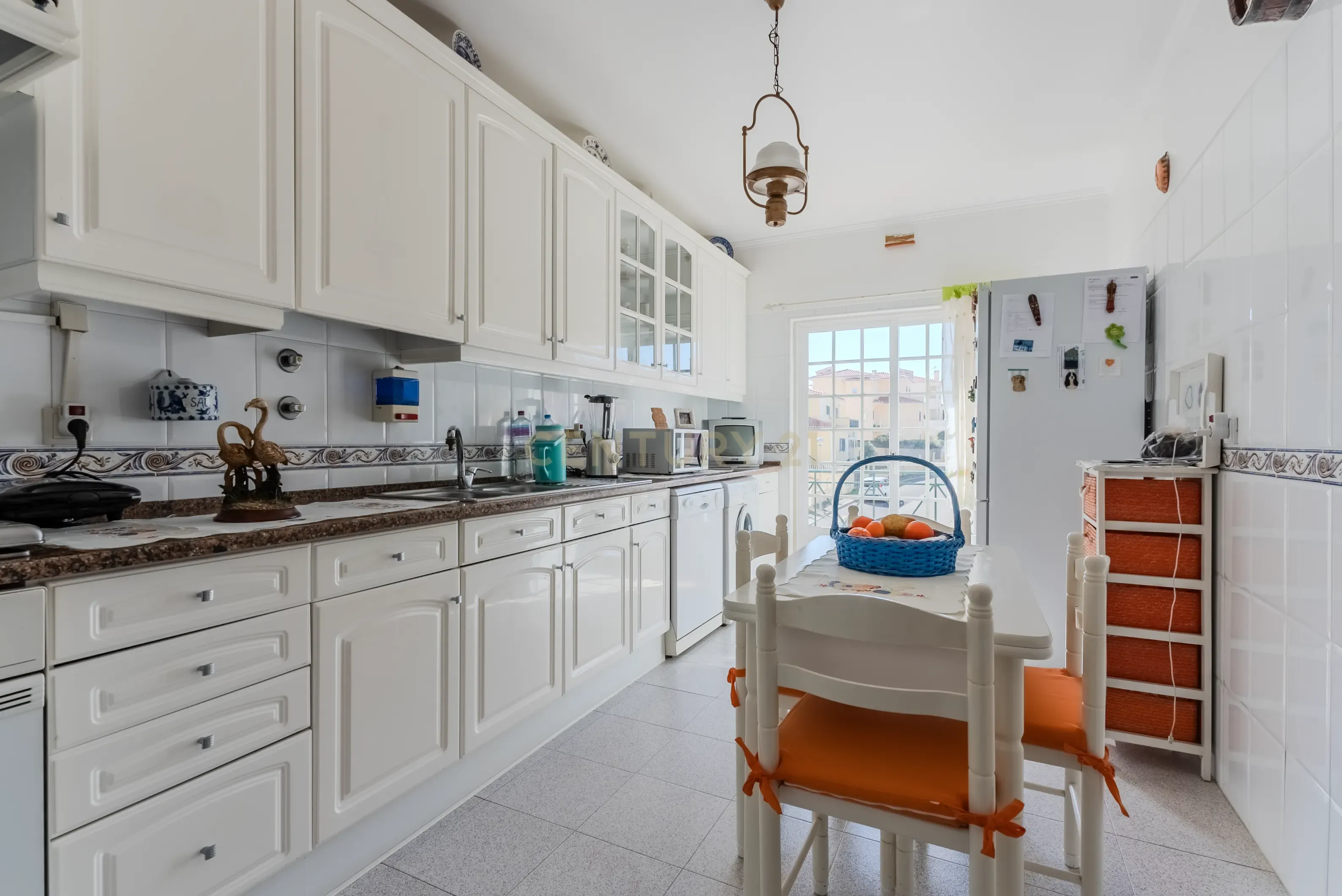 Apartamento T3 à venda na Ericeira, com vista mar e localização privilegiada. - Image 4
