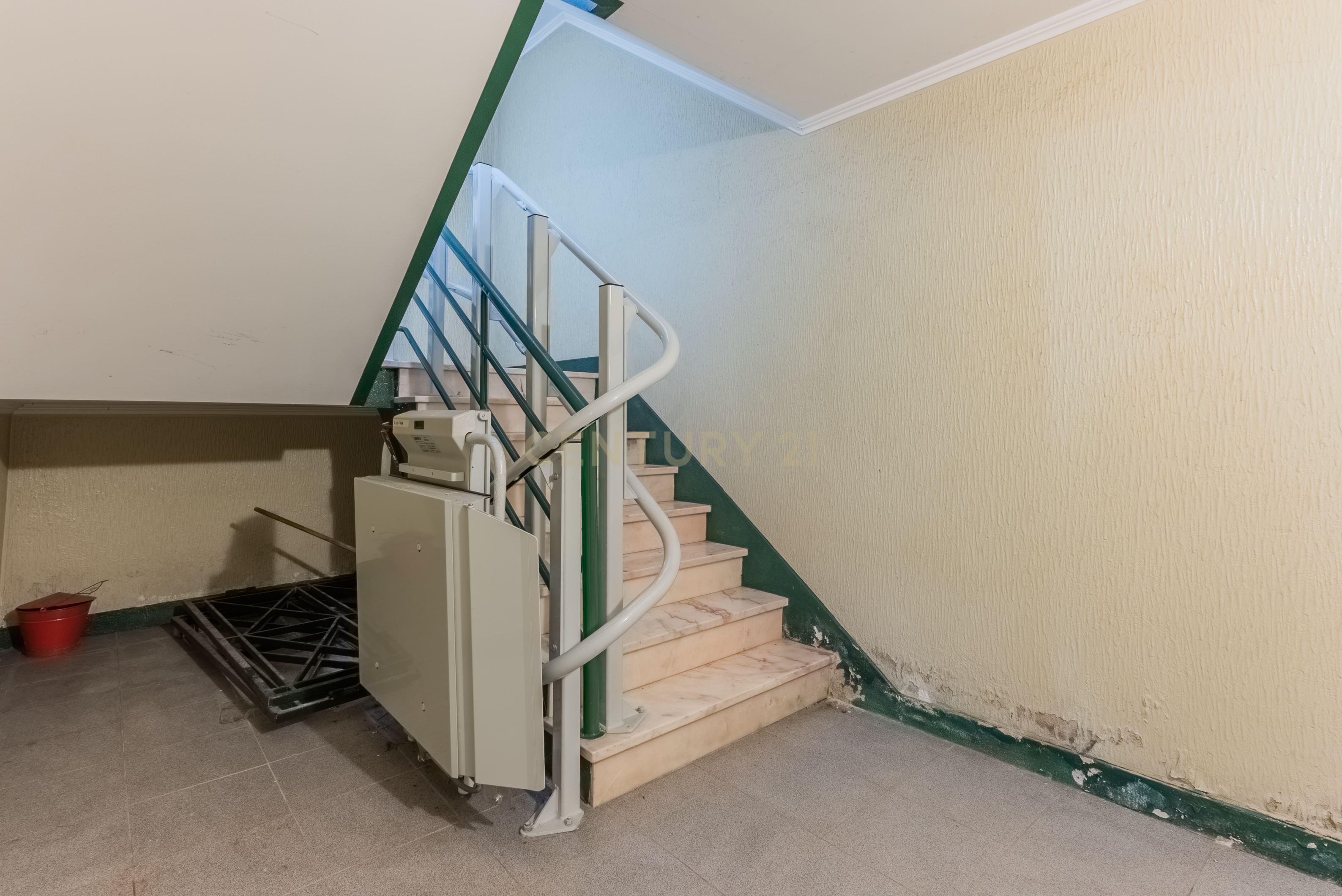 Apartamento T3 à venda na Ericeira, com vista mar e localização privilegiada. - Image 27