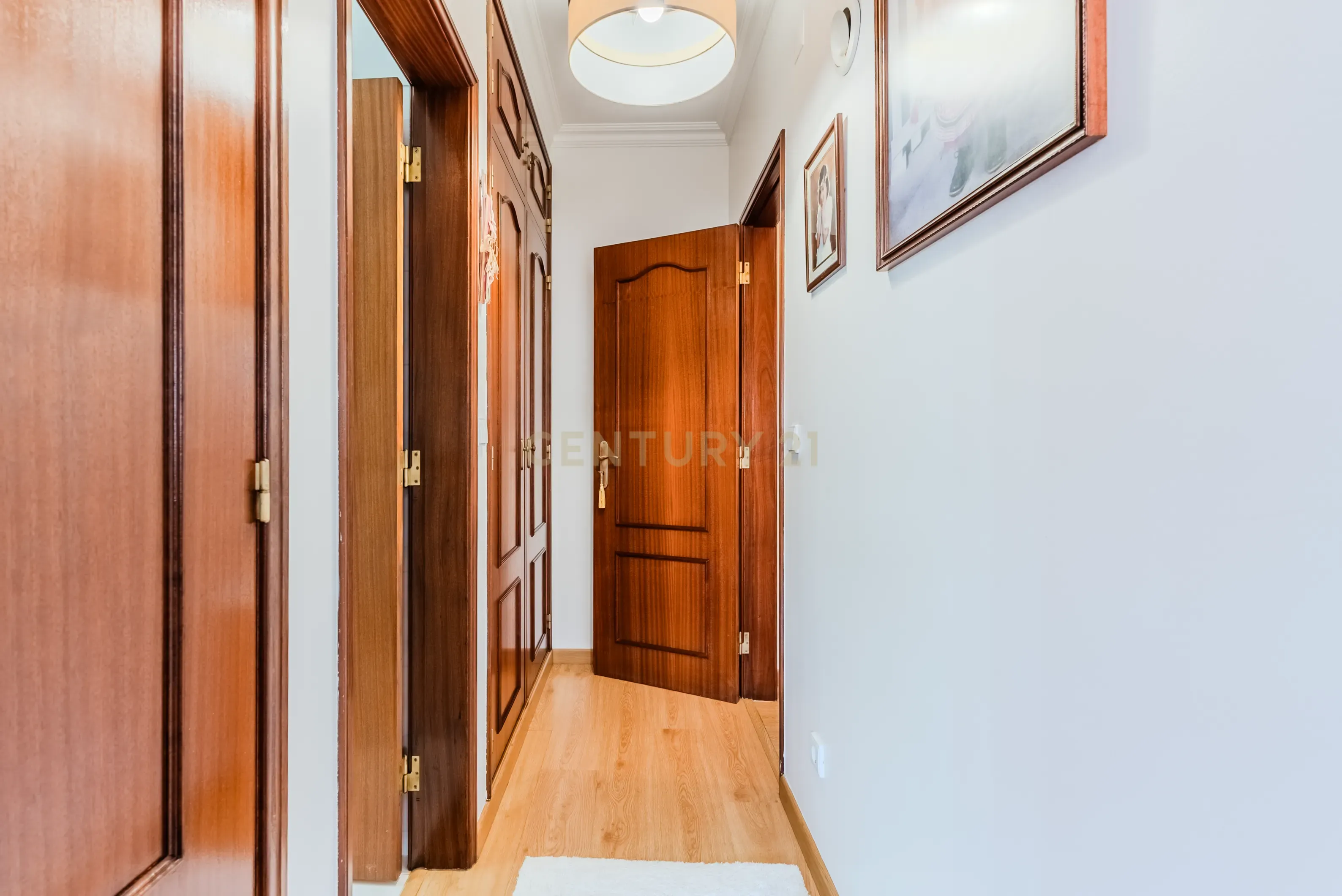 Apartamento T3 à venda na Ericeira, com vista mar e localização privilegiada. - Image 13