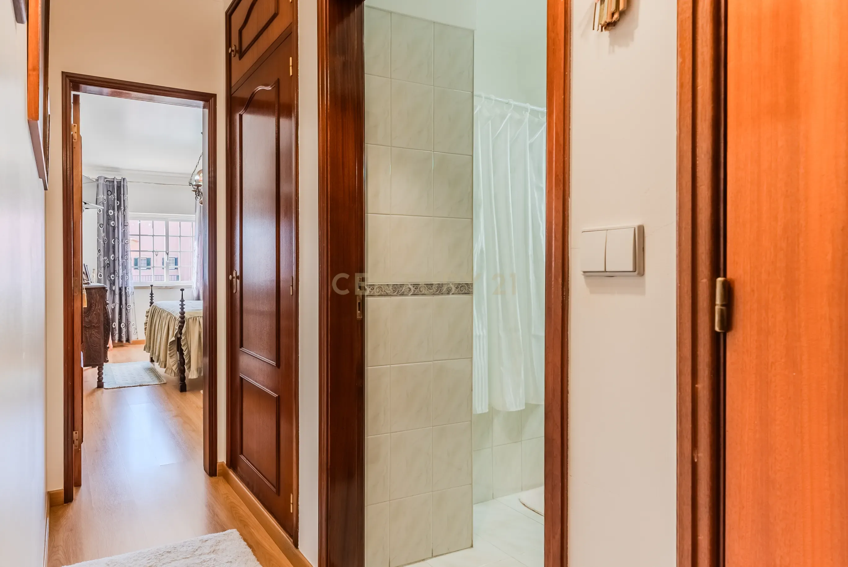 Apartamento T3 à venda na Ericeira, com vista mar e localização privilegiada. - Image 14