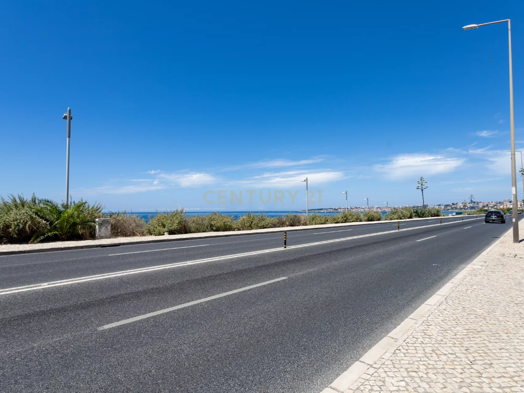 Moradia T3 em São Pedro do Estoril - Mobilado ou Não. - Image 30