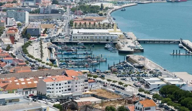 MORADIA EM SETÚBAL - Image 14