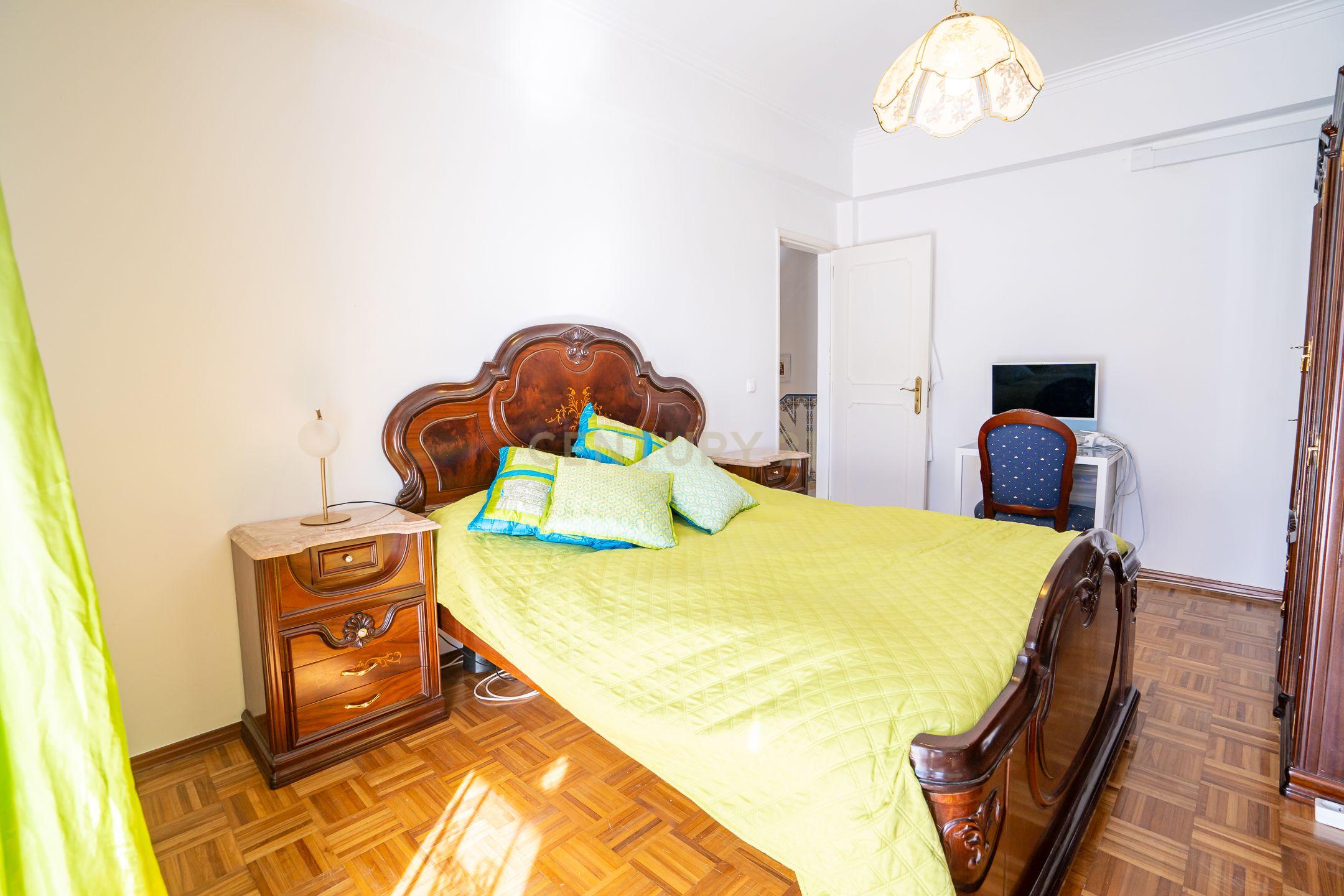 Moradia T4 Algueirão -Mem Martins Sintra - Image 16