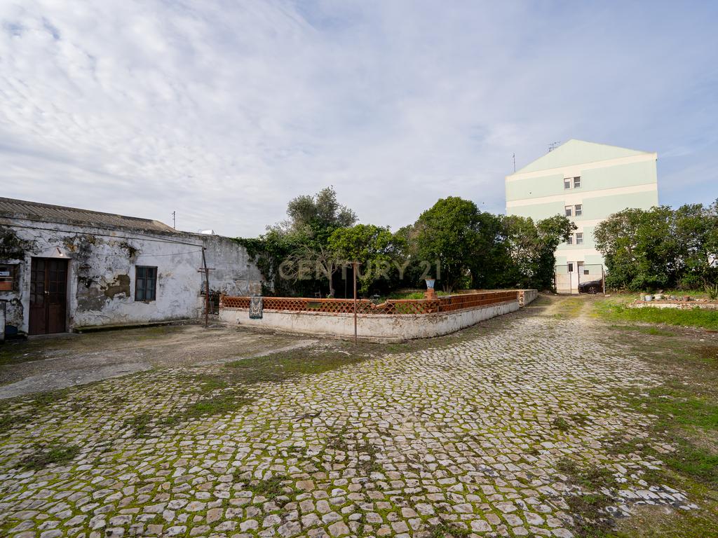 Terreno urbano com Edifício no Montijo para Habitação de 2432 m2 - Image 25