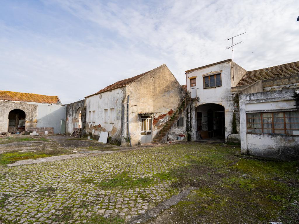Terreno urbano com Edifício no Montijo para Habitação de 2432 m2 - Image 15